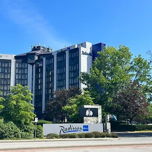 4* Отель Radisson Blu Vancouver Airport & Marina